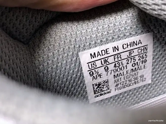 700 Boost Yeezy EQ7597 Adidas Inertia